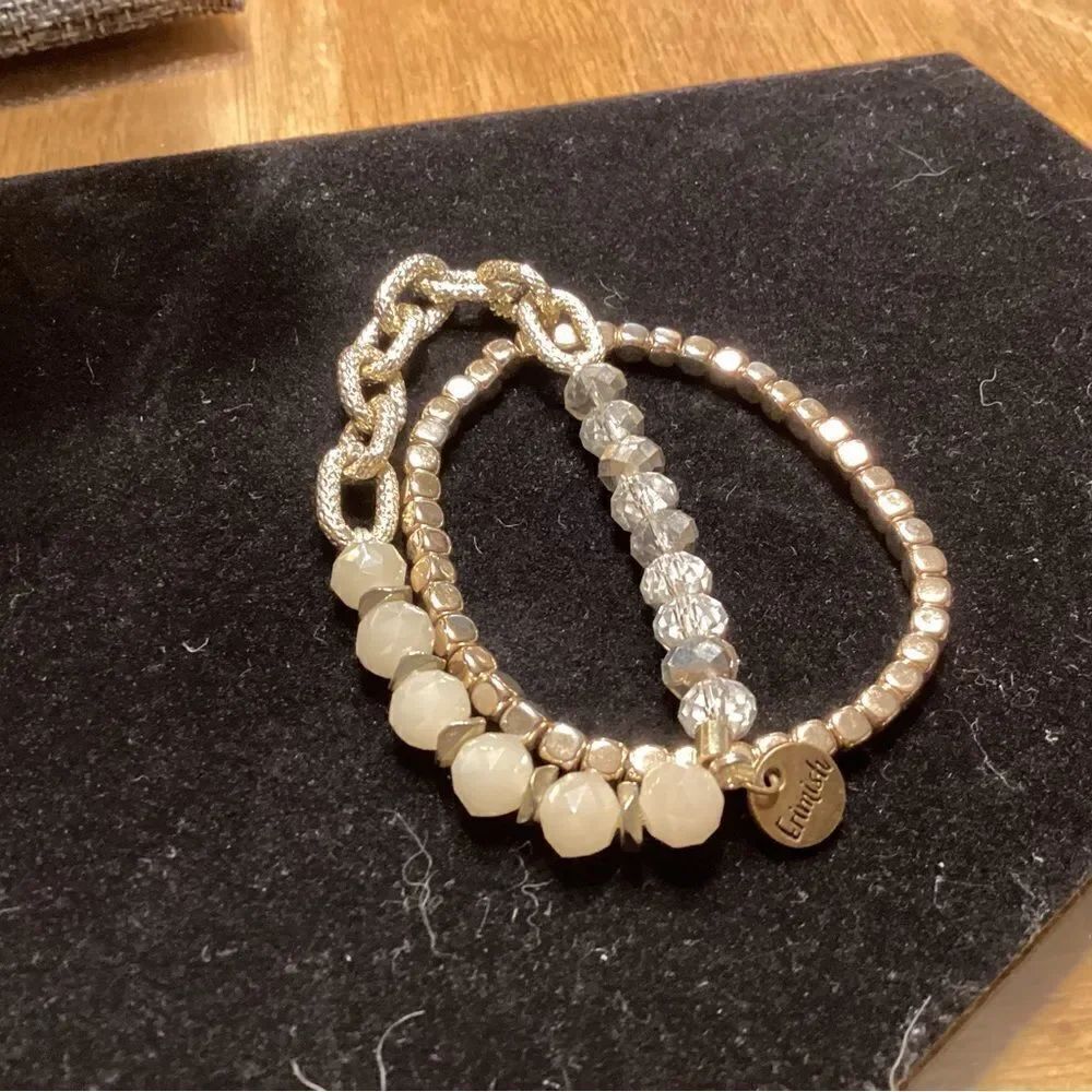 Another Great Set of 2 Stretchable Bracelets. - Picture 3 of 12